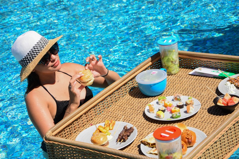 Lunch by the pool at Kempinski Summerland Hotel & Resort
